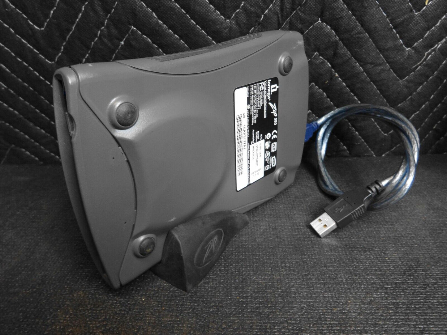 Iomega Zip 250 USB Powered Zip Disk Drive Blue - Z250USBPCMBP