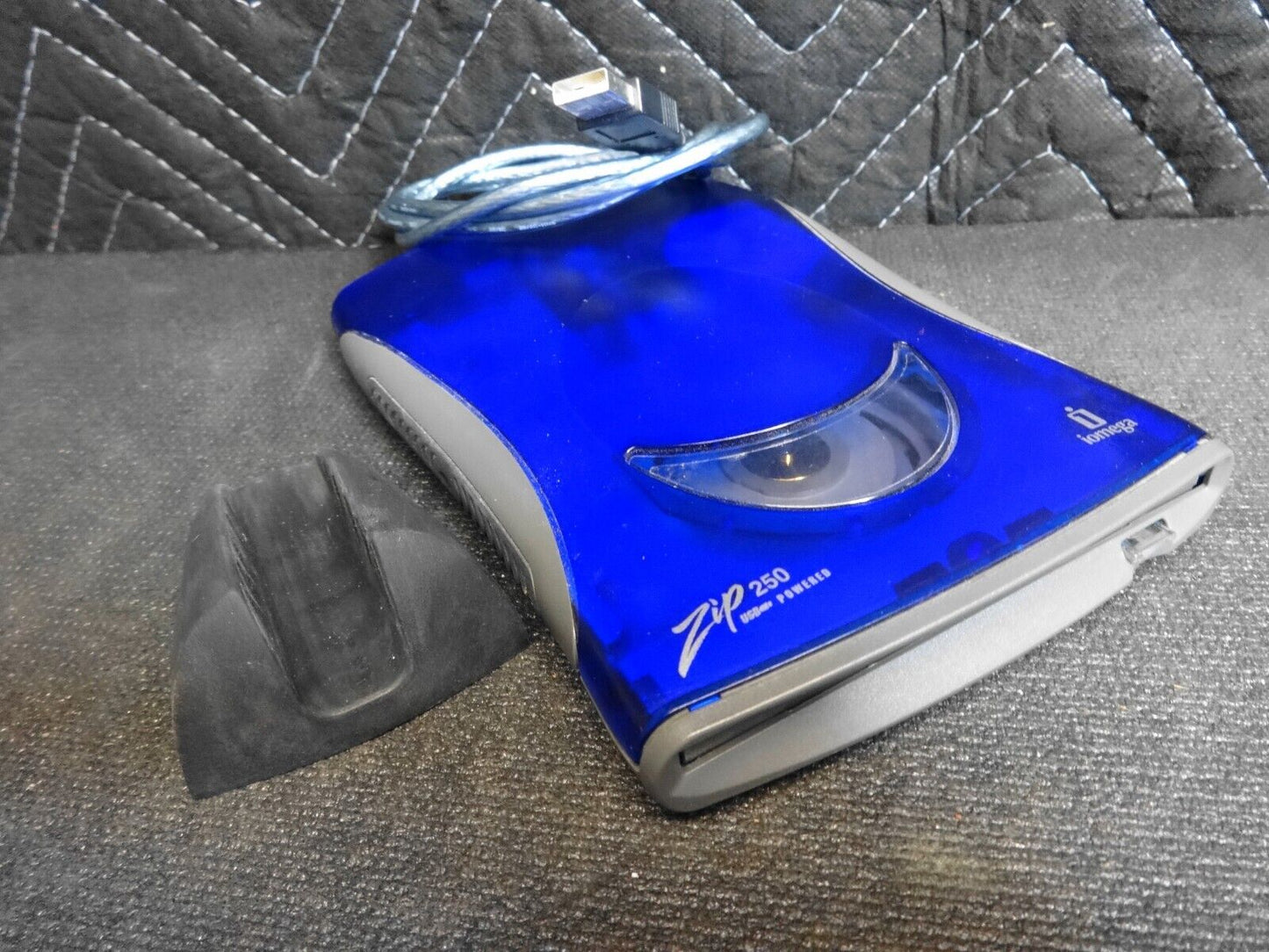 Iomega Zip 250 USB Powered Zip Disk Drive Blue - Z250USBPCMBP