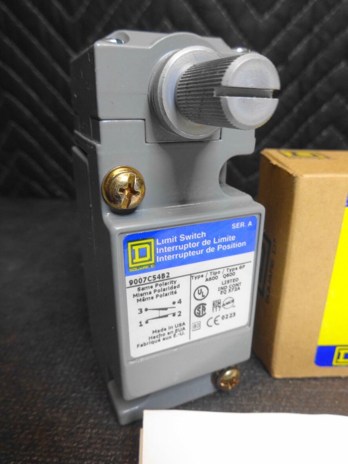 NEW - Square D 9007C54B2 Heavy Duty Limit Switch Unit