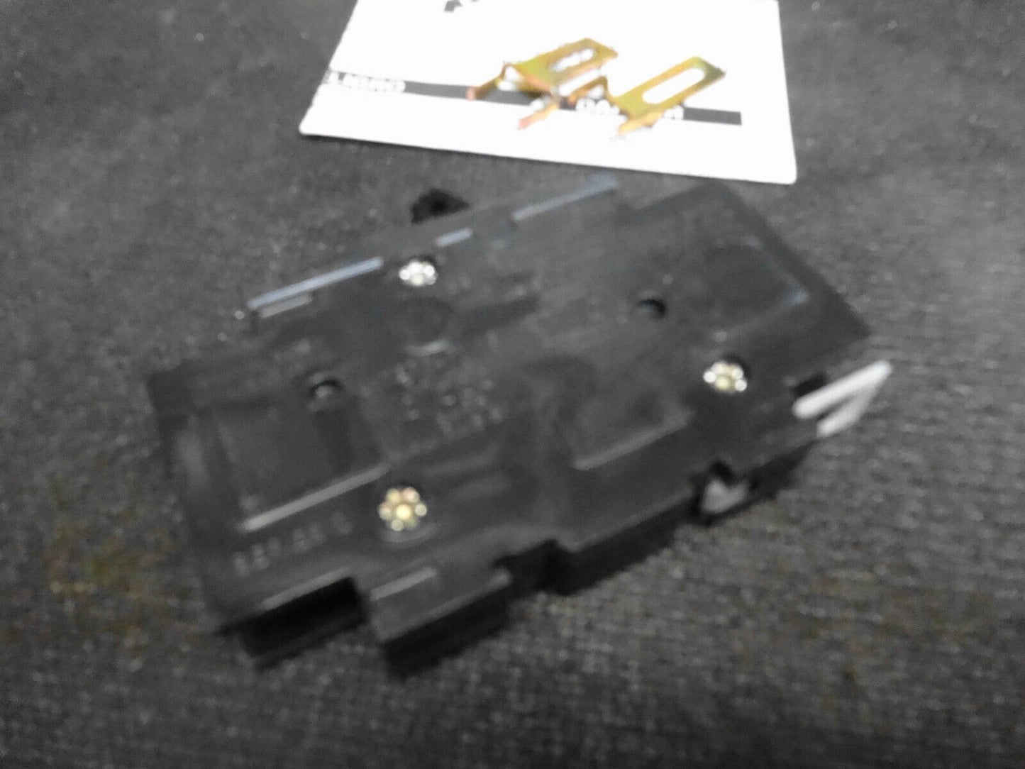 Square D QOU120 Feed Thru 1 Pole 20 Amp 120V AC 10K Type QOU Circuit Breaker NEW