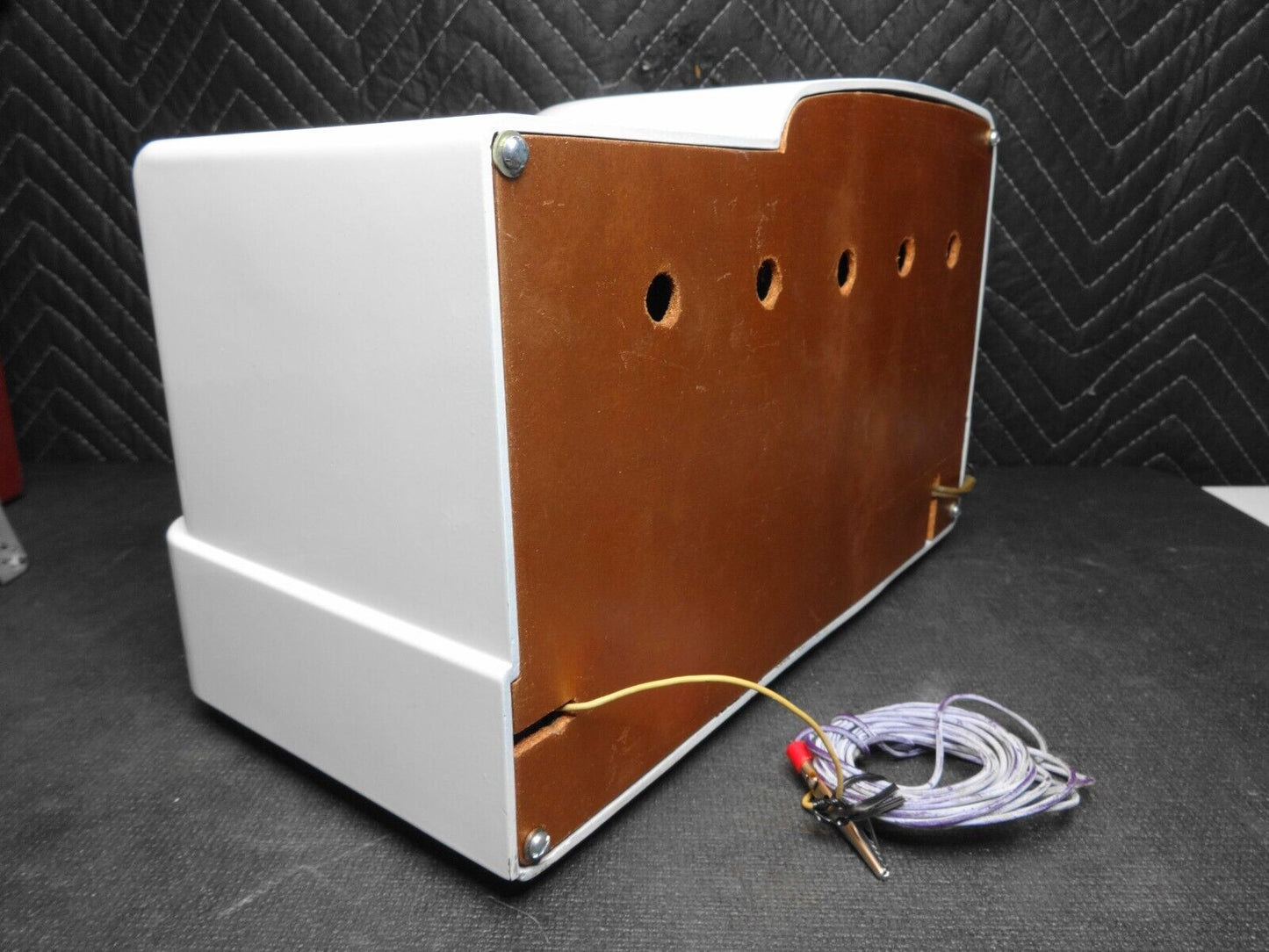 ZENITH BEEHIVE MODEL 5R312 BAKELITE TUBE AM RADIO TABLETOP - Restored