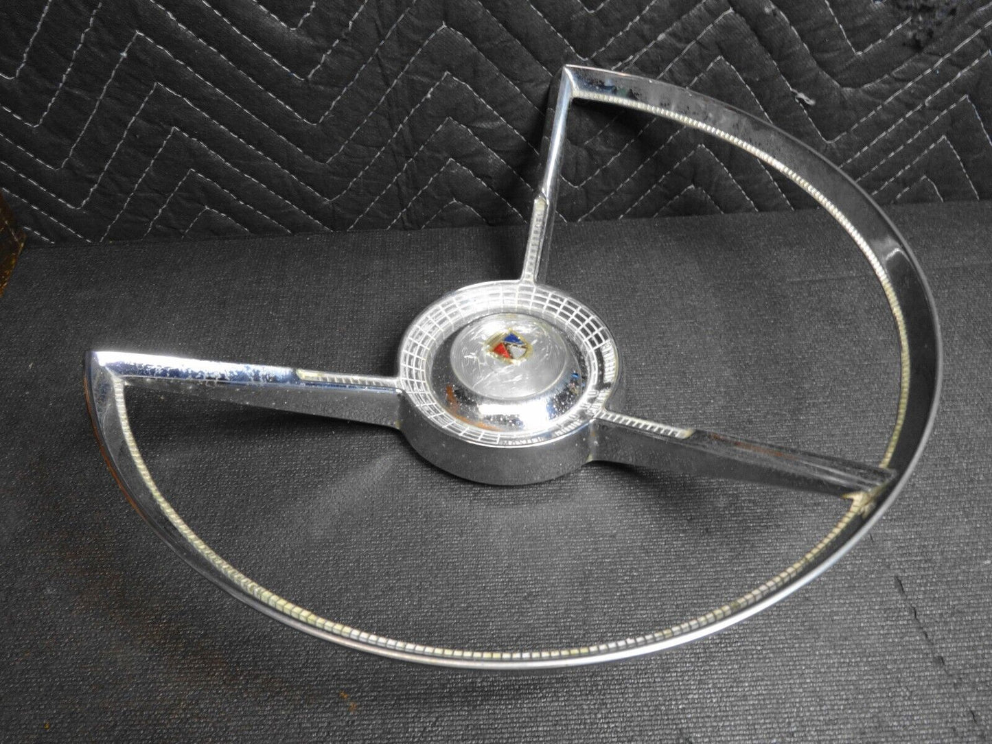 ORIGINAL MASTER GUIDE POWER STEERING HORN RING FOR A 1957 1958 FORD FAIRLANE CAR