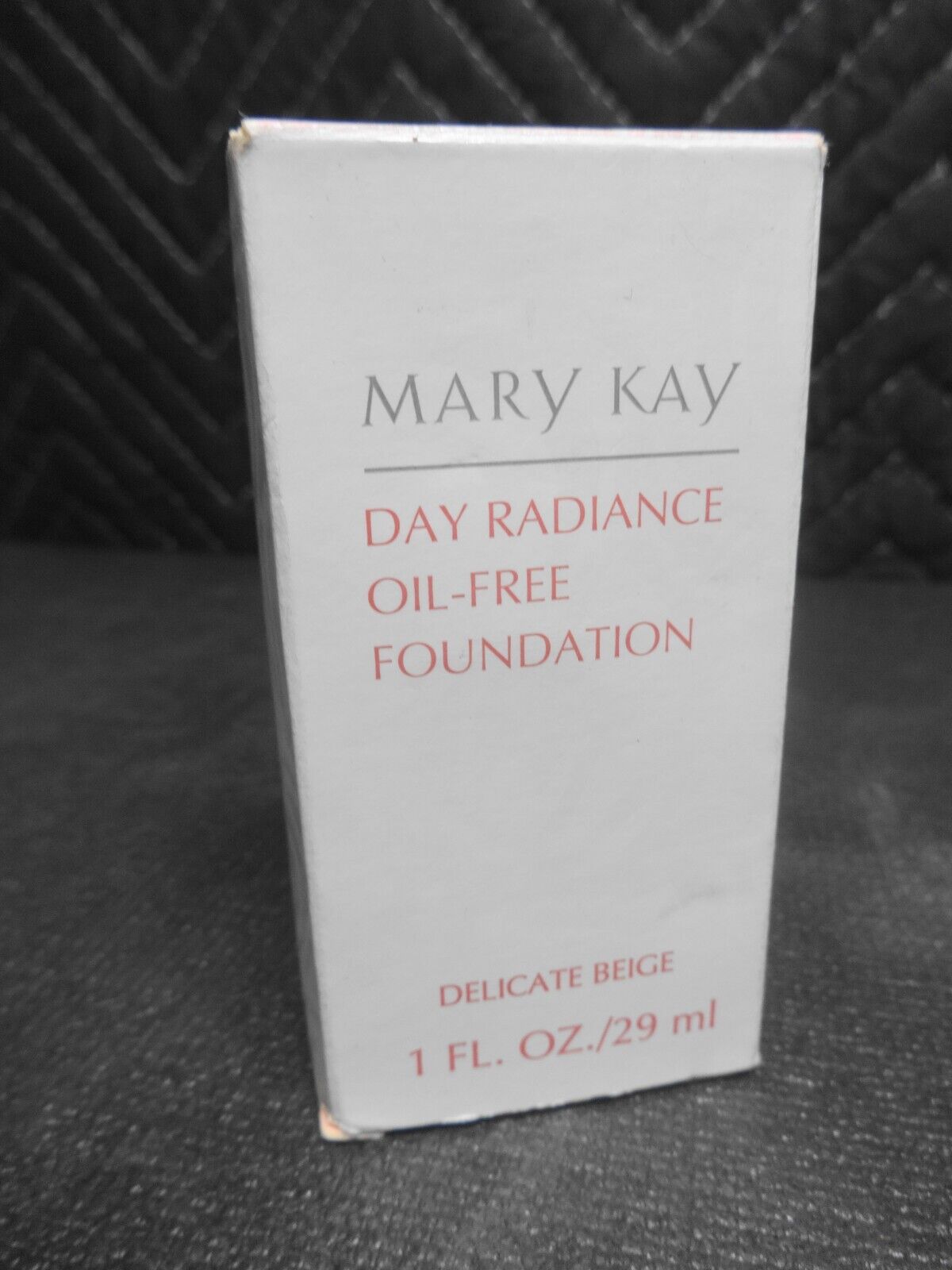 Mary Kay Day Radiance Oil Free Liquid Foundation Delicate Beige