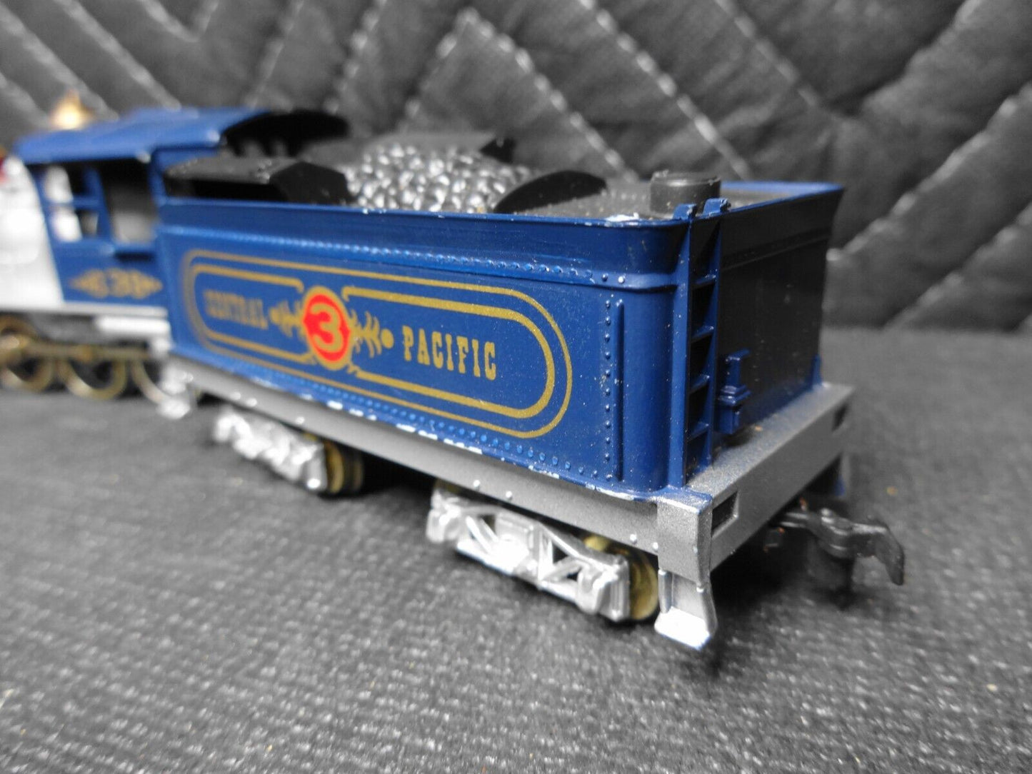 Tyco 1880 HO 4-8-0 Central Pacific #3 Lighted Steam Locomotive & Tender 253-25