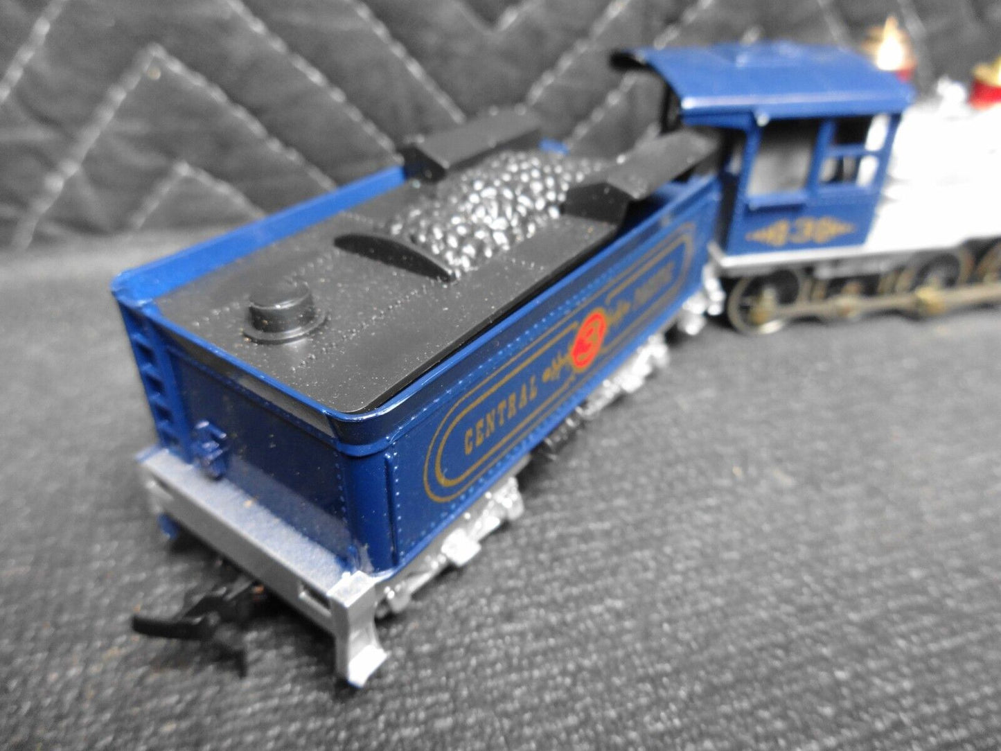 Tyco 1880 HO 4-8-0 Central Pacific #3 Lighted Steam Locomotive & Tender 253-25