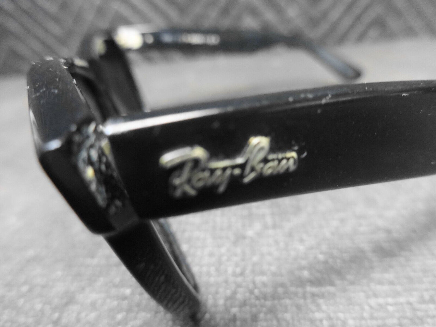 VINTAGE B&L RAY-BAN MADE IN USA L1724 G15 UV GLOSSY BLACK WAYFARER II SUNGLASSES