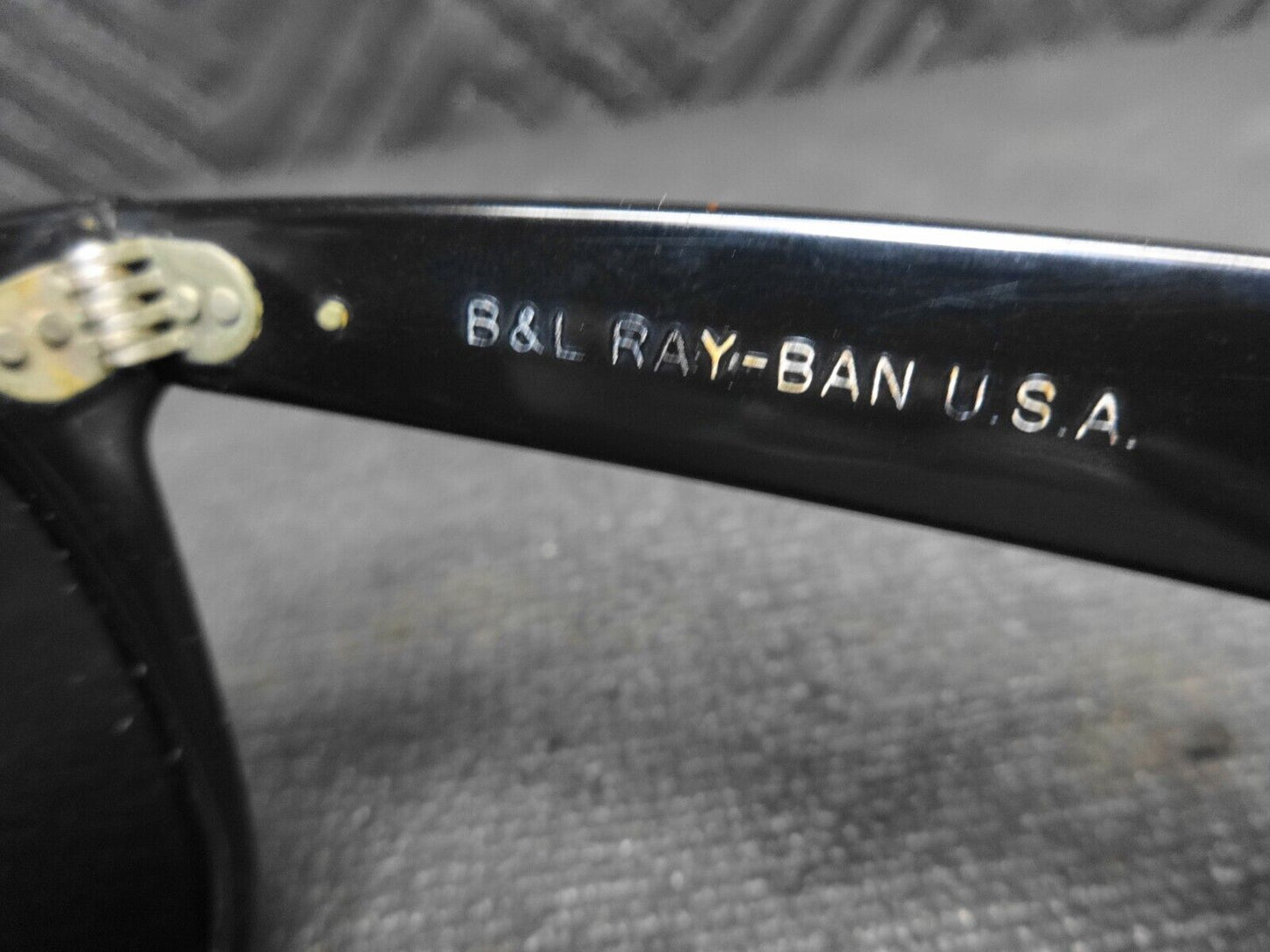 VINTAGE B&L RAY-BAN MADE IN USA L1724 G15 UV GLOSSY BLACK WAYFARER II SUNGLASSES