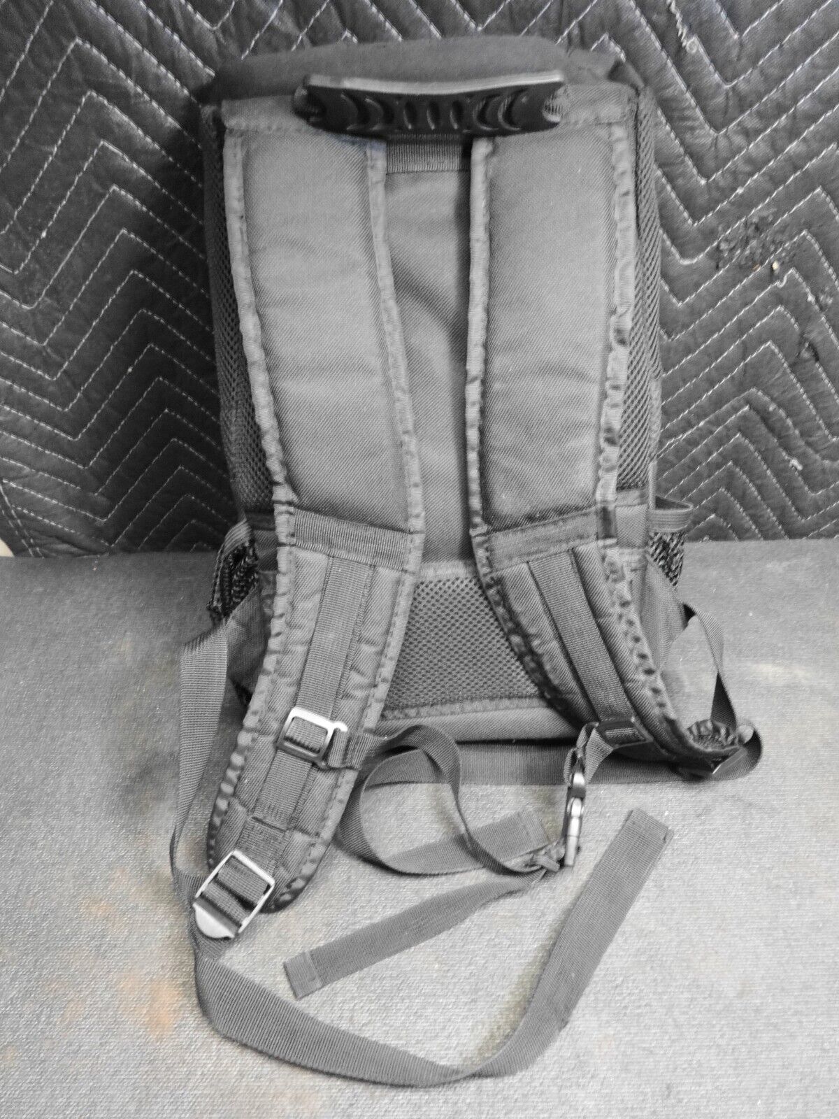 Inogen One G3 BackPack w Spare Battery Storage & Padded Straps