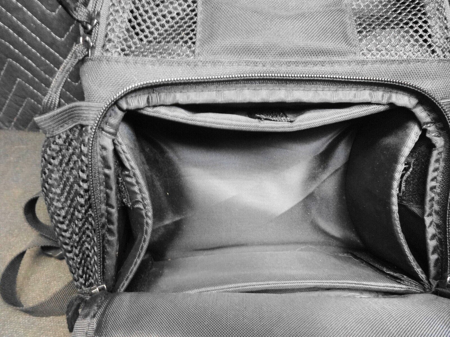 Inogen One G3 BackPack w Spare Battery Storage & Padded Straps