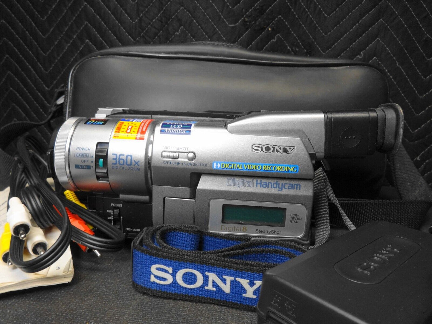 Sony DCR-TRV103 Digital8 8mm Hi8 Video Camcorder w/ Remote - Nightshot - *READ*