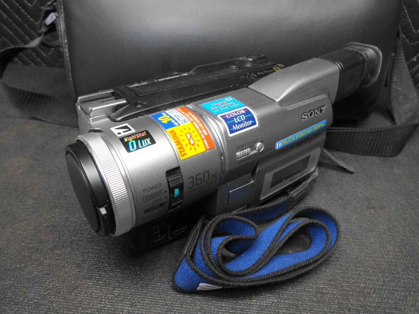 Sony DCR-TRV103 Digital8 8mm Hi8 Video Camcorder w/ Remote - Nightshot - *READ*