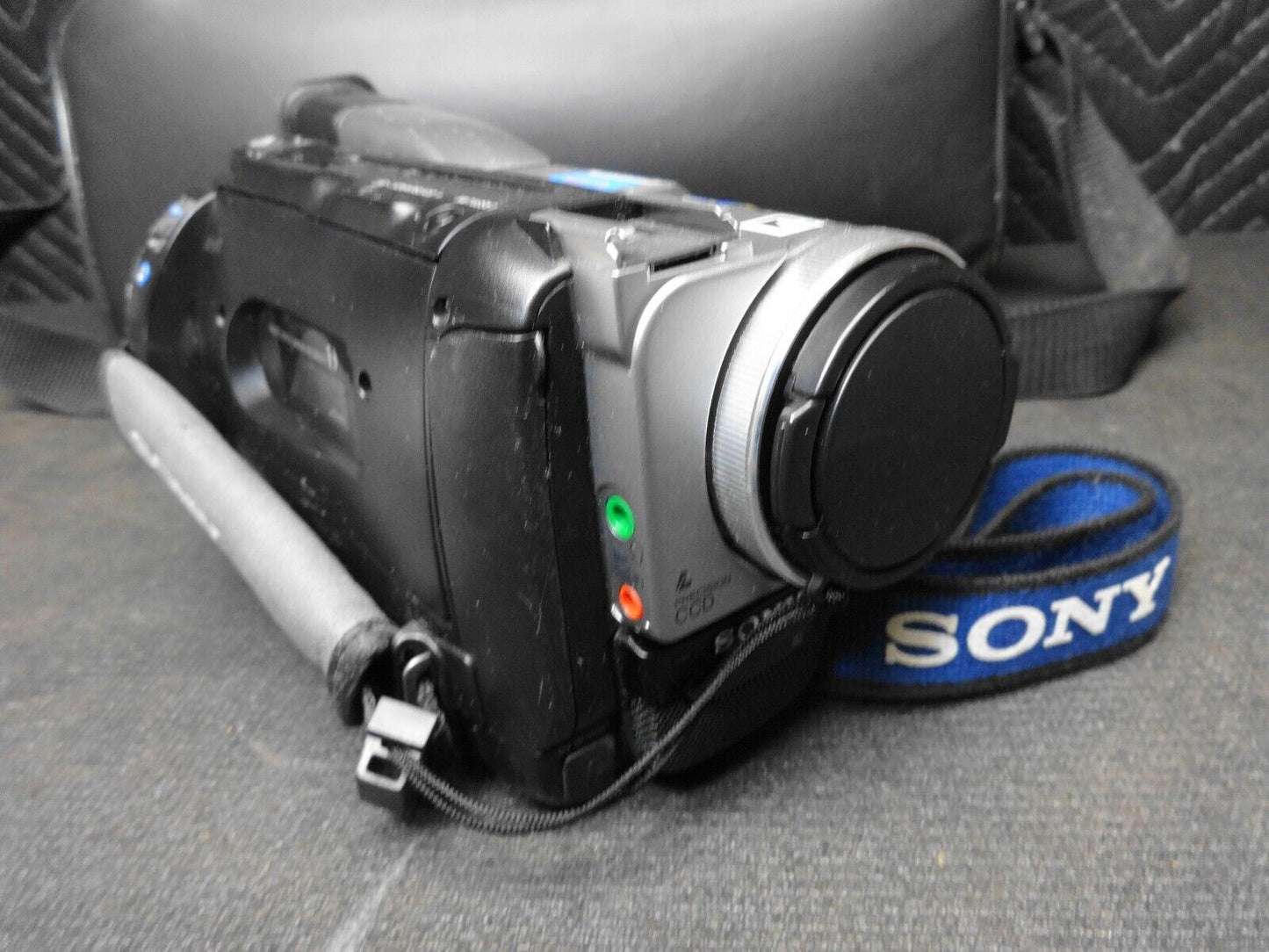Sony DCR-TRV103 Digital8 8mm Hi8 Video Camcorder w/ Remote - Nightshot - *READ*