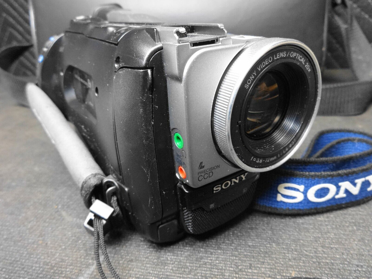 Sony DCR-TRV103 Digital8 8mm Hi8 Video Camcorder w/ Remote - Nightshot - *READ*