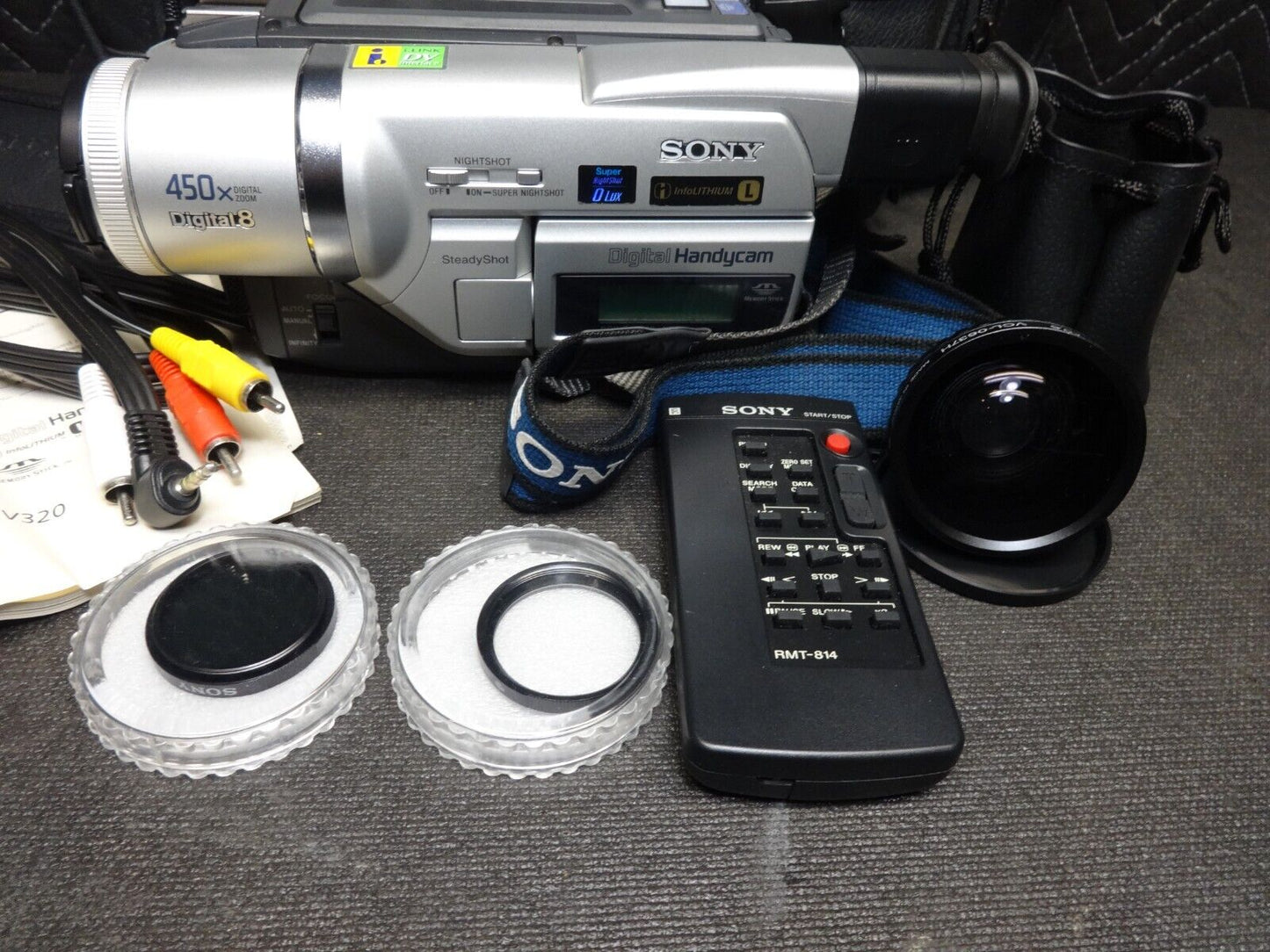 Sony Handycam DCR-TRV320 Camcorder Nightshot w/ Manual, Cables, Bag, Charger