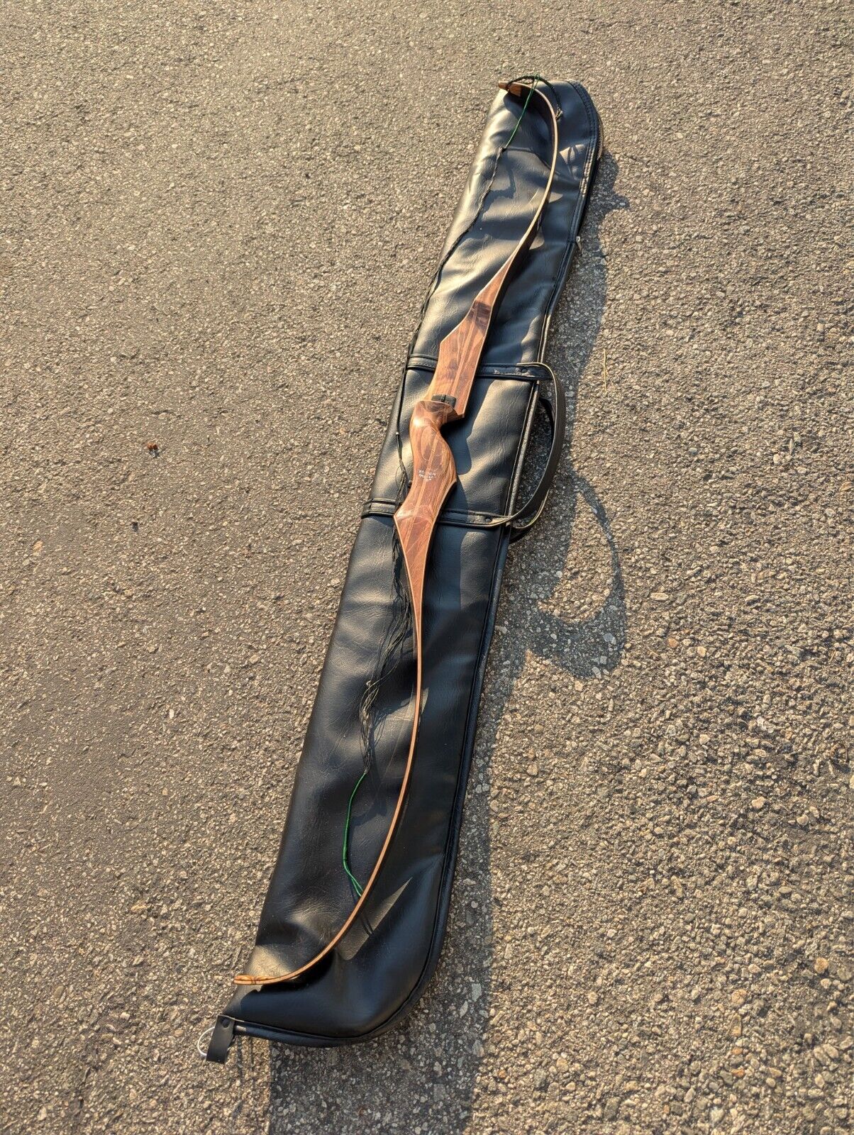 Bear Kodiak Hunter RH Recurve Bow 50# AMO-60" w/ Case