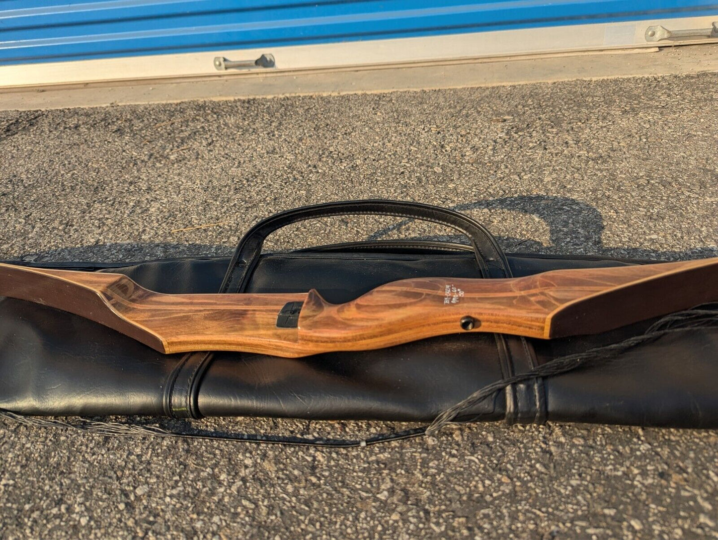 Bear Kodiak Hunter RH Recurve Bow 50# AMO-60" w/ Case