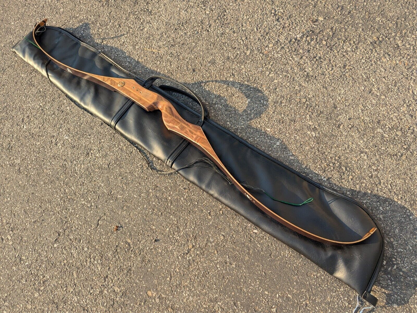 Bear Kodiak Hunter RH Recurve Bow 50# AMO-60" w/ Case