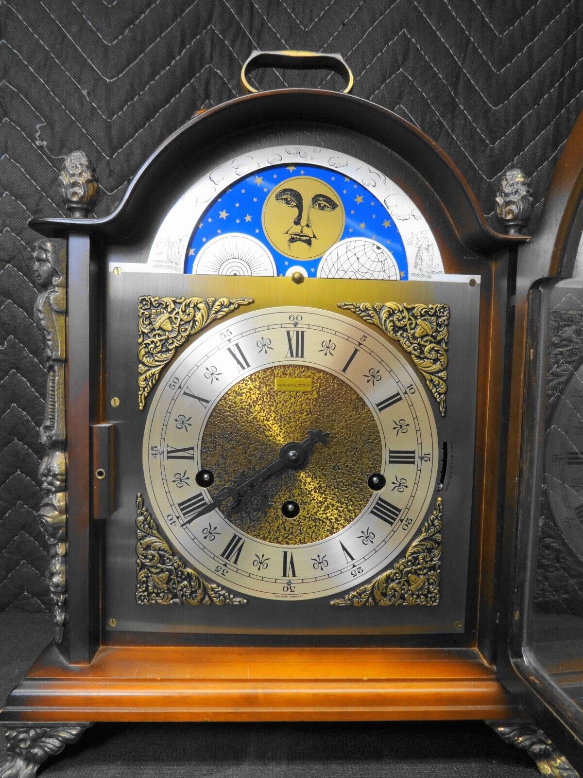 VINTAGE HAMILTON MOON PHASE 1050-020 TRIPLE CHIME MANTEL CLOCK - 8 Notes