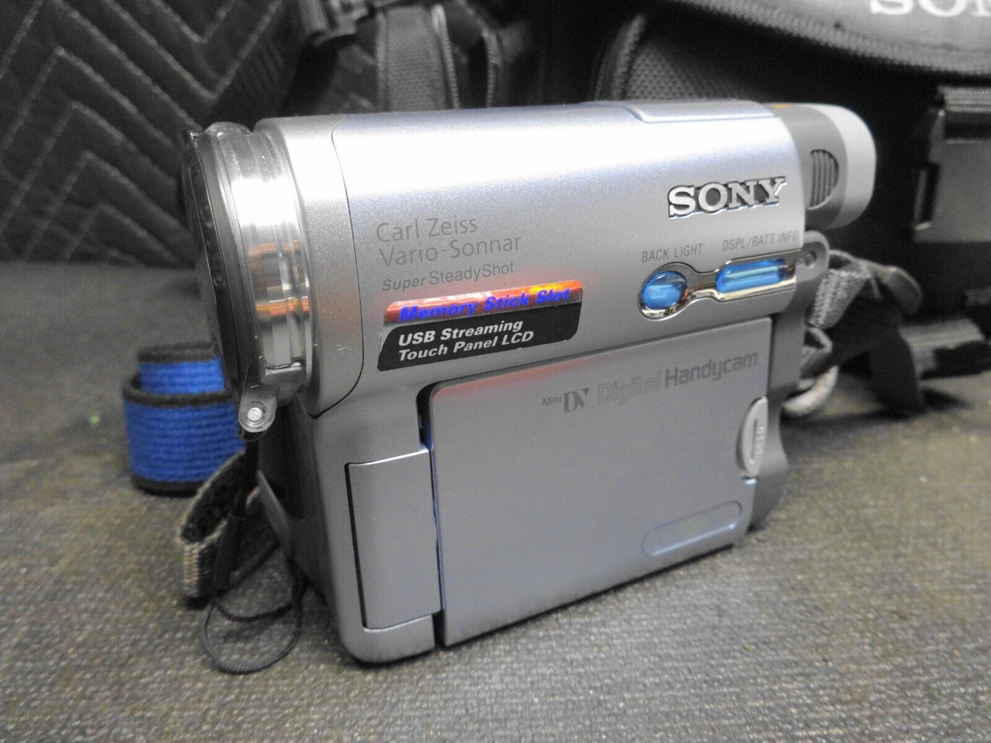 Sony DCR-TRV22 MiniDv Mini Dv Camera Stereo Camcorder VCR Player Video Transfer