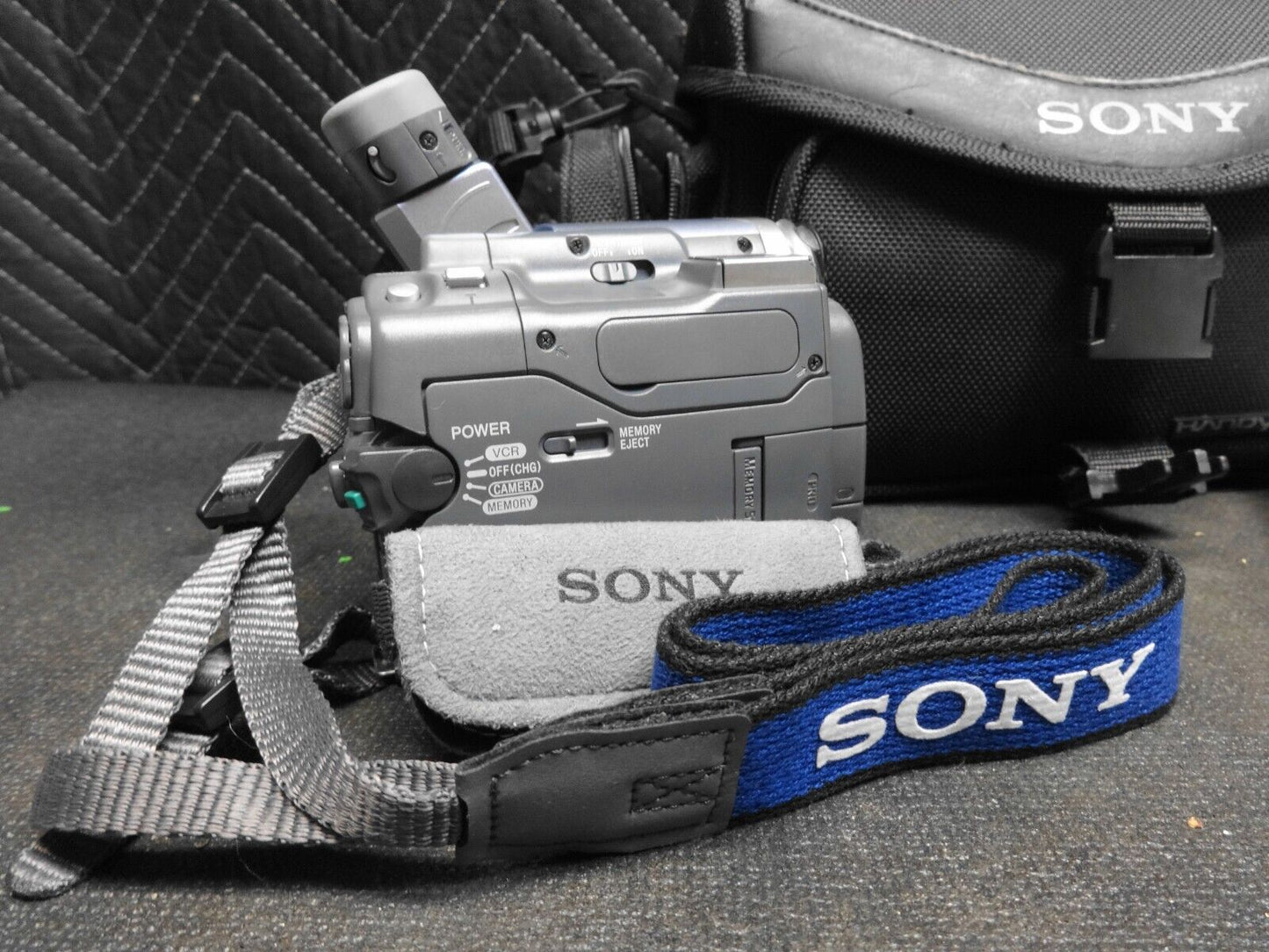 Sony DCR-TRV22 MiniDv Mini Dv Camera Stereo Camcorder VCR Player Video Transfer