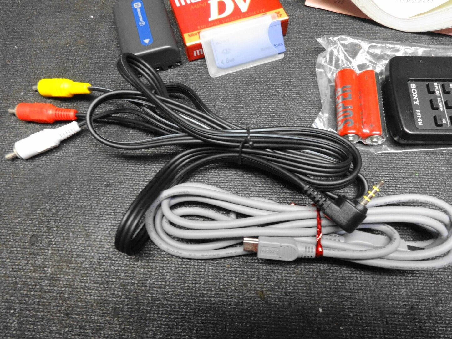 Sony DCR-TRV22 MiniDv Mini Dv Camera Stereo Camcorder VCR Player Video Transfer