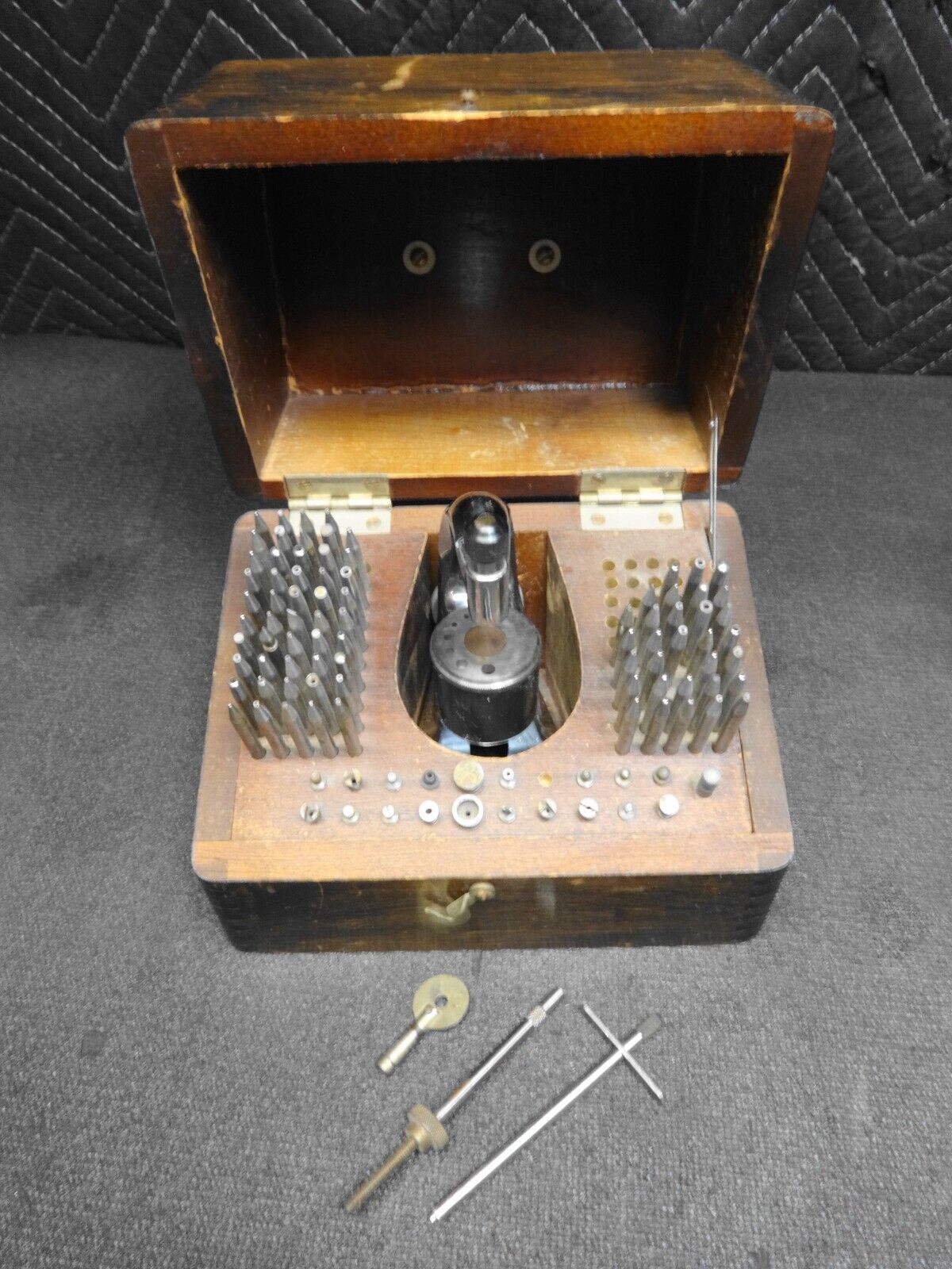 VINTAGE K&D KENDRICK DAVIS WATCHMAKERS SERIES 600 STAKING SET WATCH MAKER 103 PC