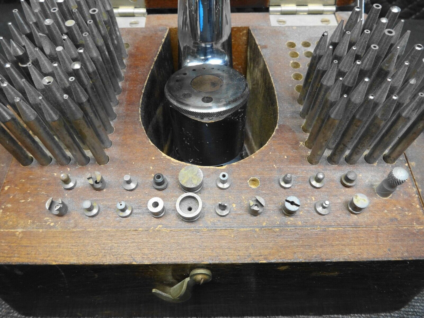 VINTAGE K&D KENDRICK DAVIS WATCHMAKERS SERIES 600 STAKING SET WATCH MAKER 103 PC