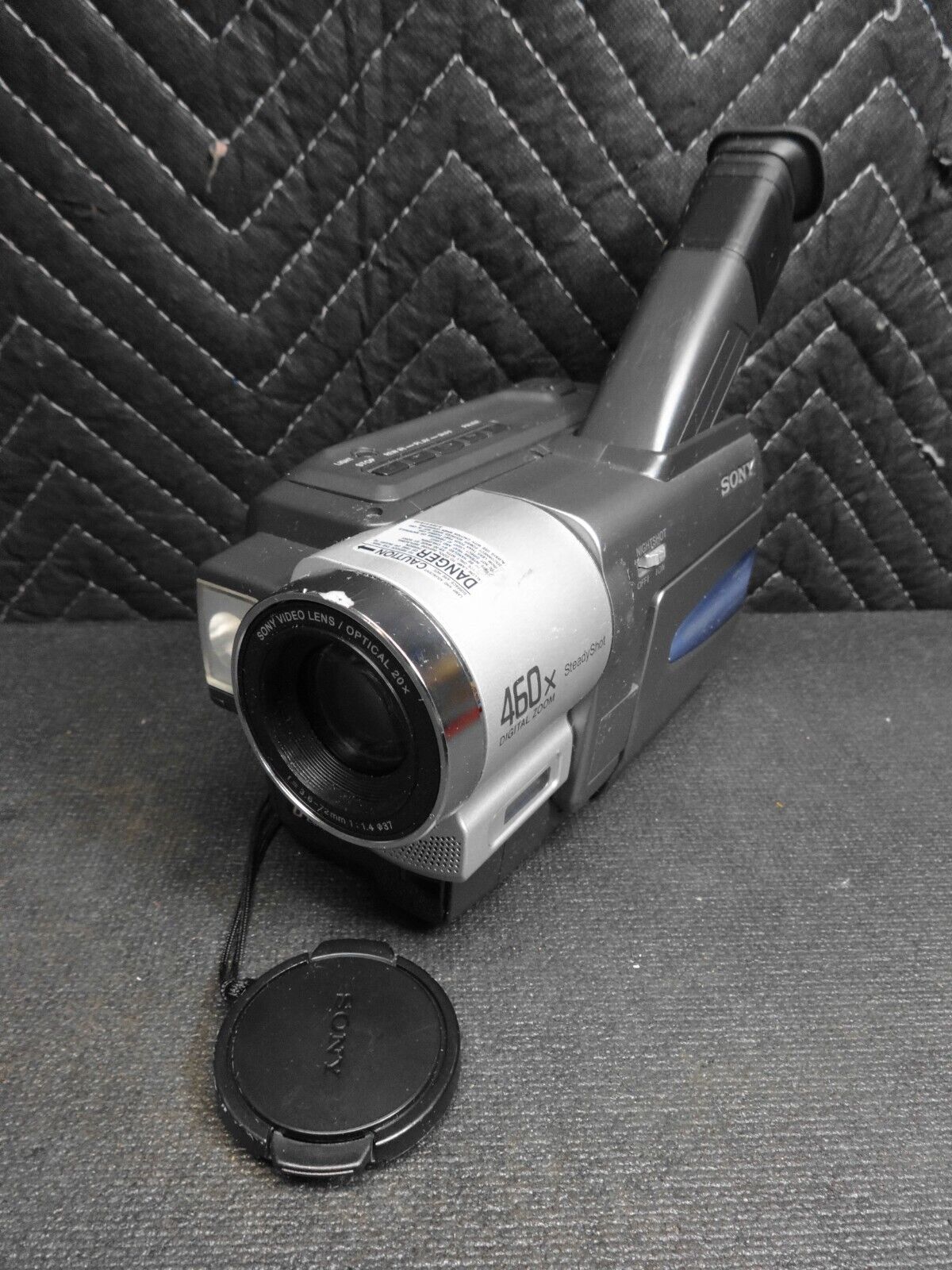 Sony Handycam CCD-TRV68 Vision Video Hi8 Camcorder w/ Power & AV Cables