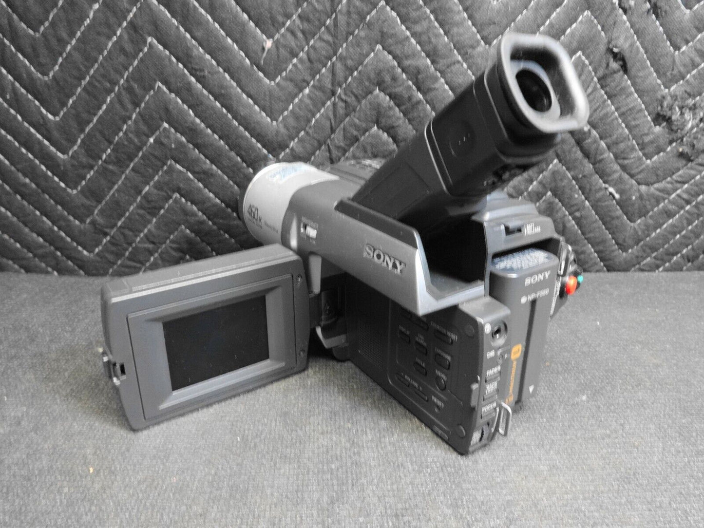 Sony Handycam CCD-TRV68 Vision Video Hi8 Camcorder w/ Power & AV Cables