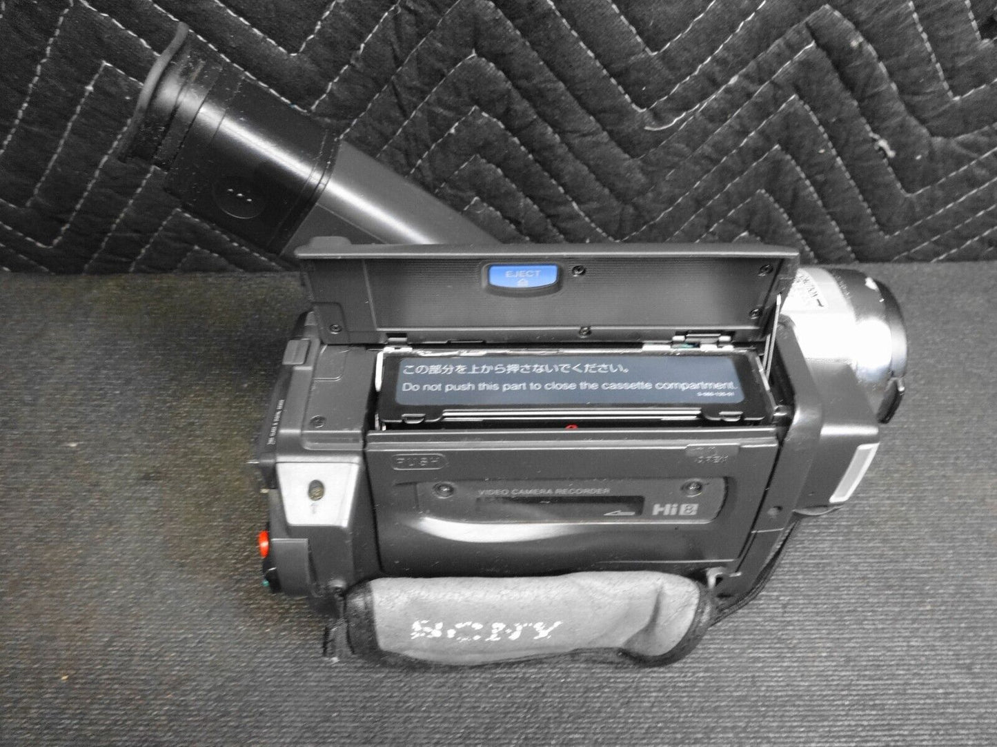 Sony Handycam CCD-TRV68 Vision Video Hi8 Camcorder w/ Power & AV Cables