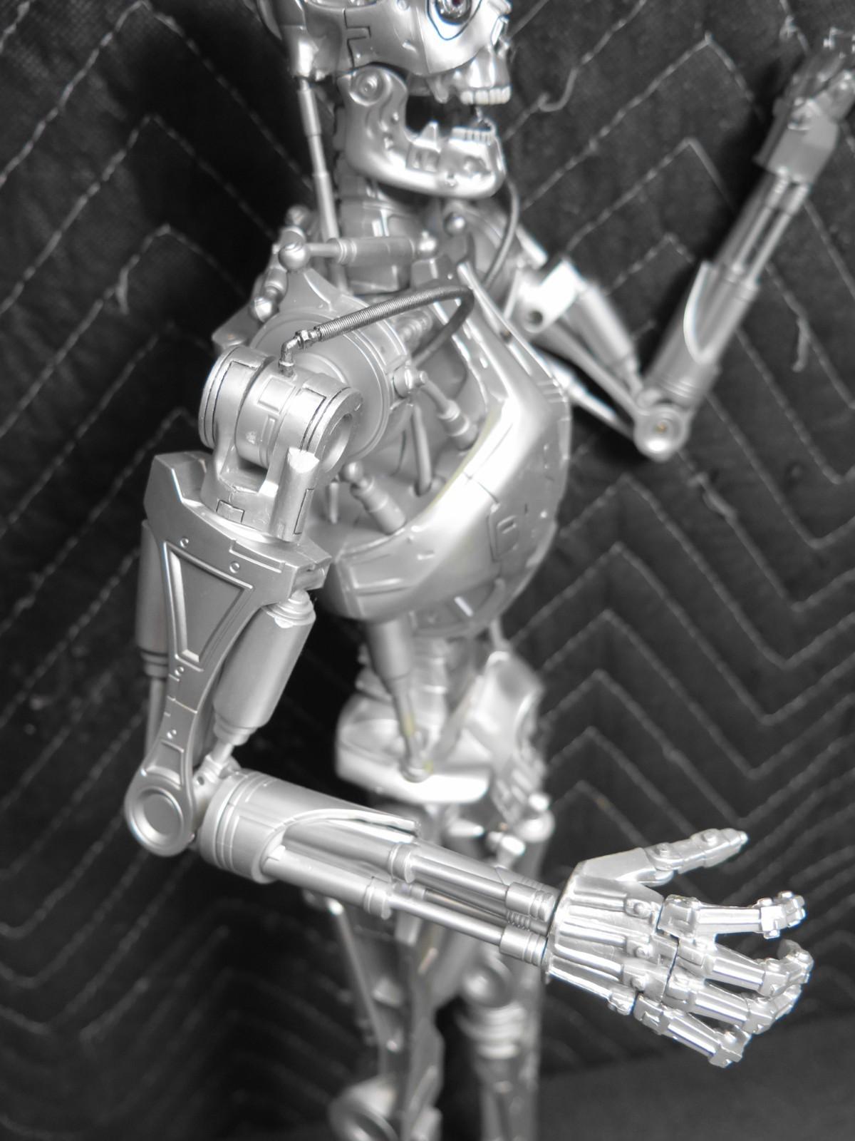 NECA the Terminator T-800 Endoskeleton Action Figure 18-inch, 1/4 Scale