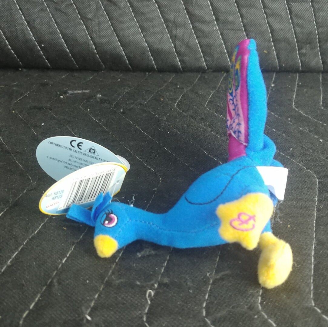 Barbie - The Island Princess - Azul Peacock - Mattel