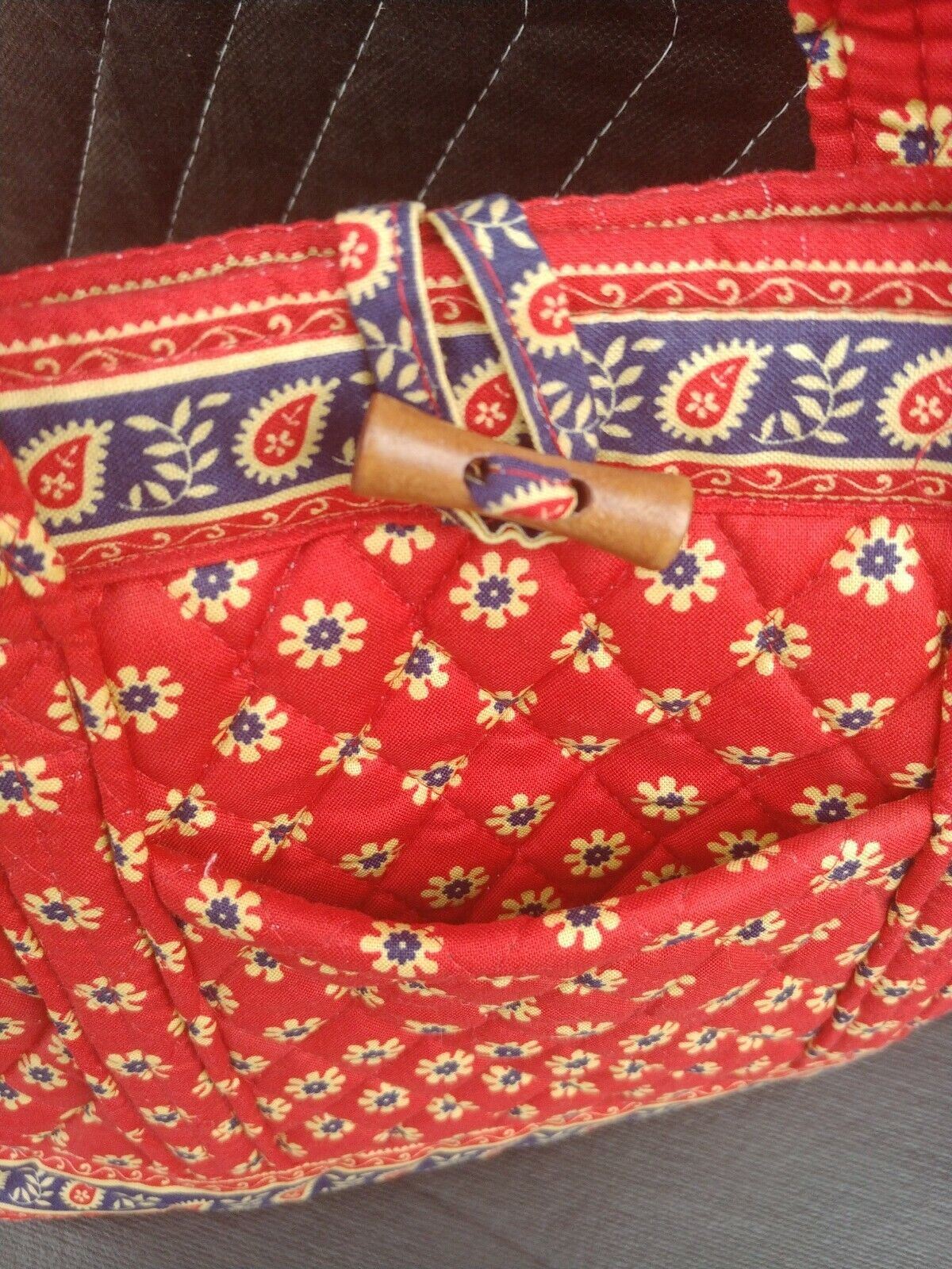 Vera Bradley Miller hand bag purse red w/ floral - wood knob closure