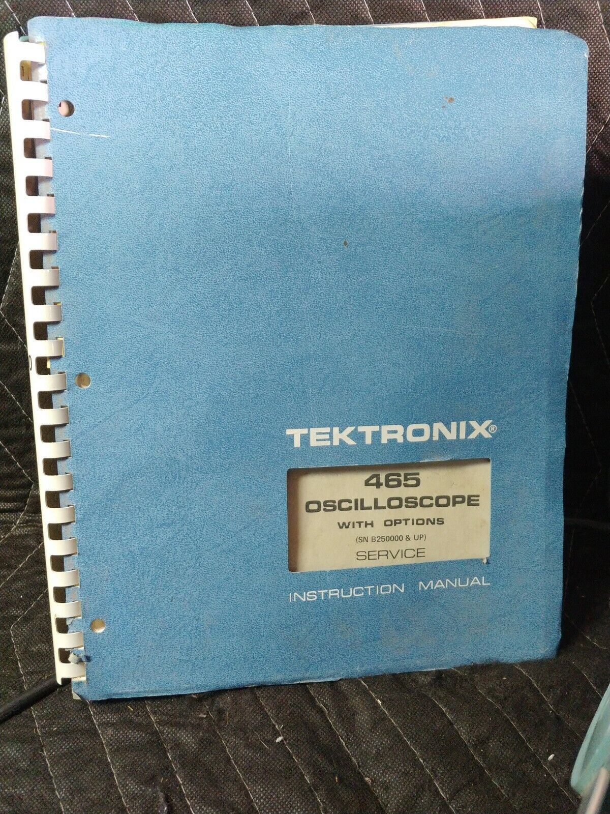 Tektronix 465 100 MHz, Dual-channel Oscilloscope w/ Probes and Manual