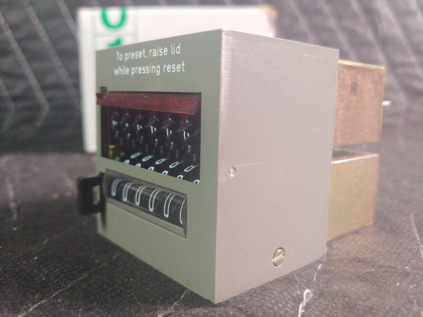 Hecon Electromechanical Counter 24VDC 3.75 W (G0-422-164-4)