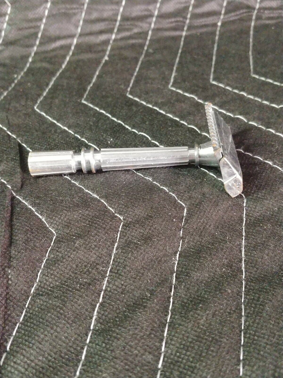 Vintage GEM Micromatic Open Comb Single Edge Safety Razor