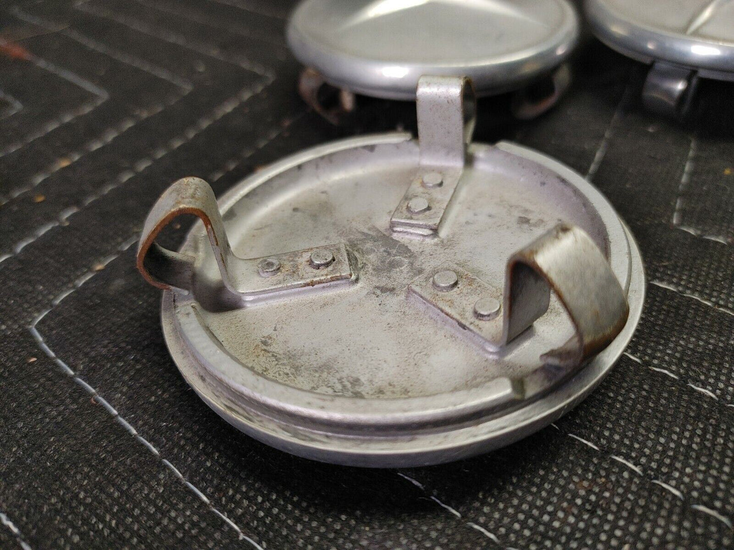 MERCEDES BUNDT CAKE MEXICAN HAT 4 PCS  WHEEL CENTER CAP HUBCAP EMBLEM ALUMINUM