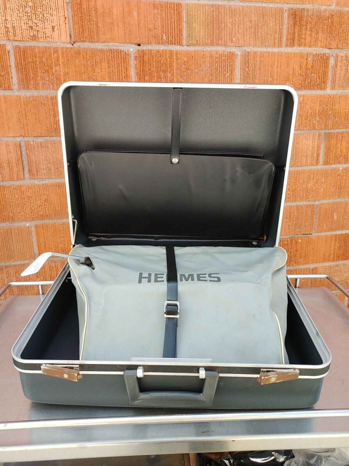 1971 HERMES 3000 PORTABLE TYPEWRITER w/ soft dust cover and hard case - FRANCE