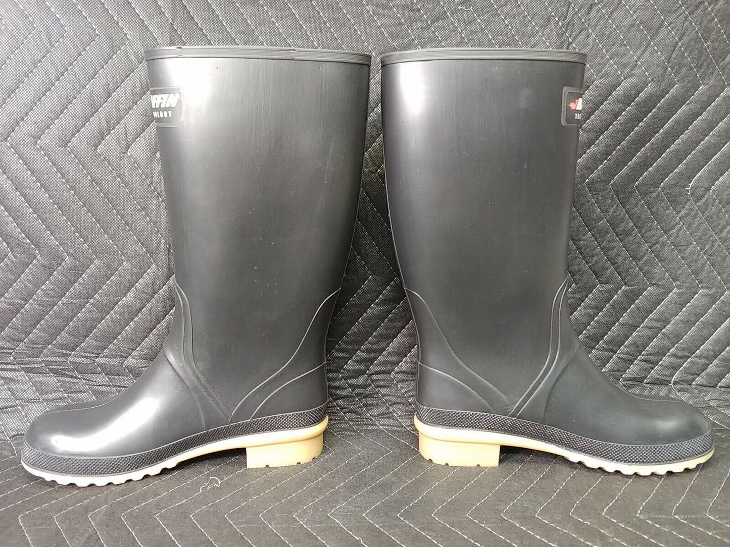 Woman's Baffin Technology Rubber Boots Size 7 Model OS-K