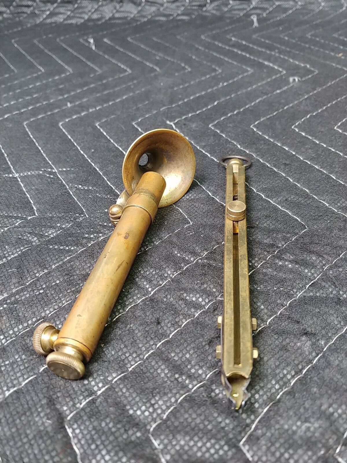 Vintage 120grain Brass Powder Measure & Vintage Universal Pattern Capper