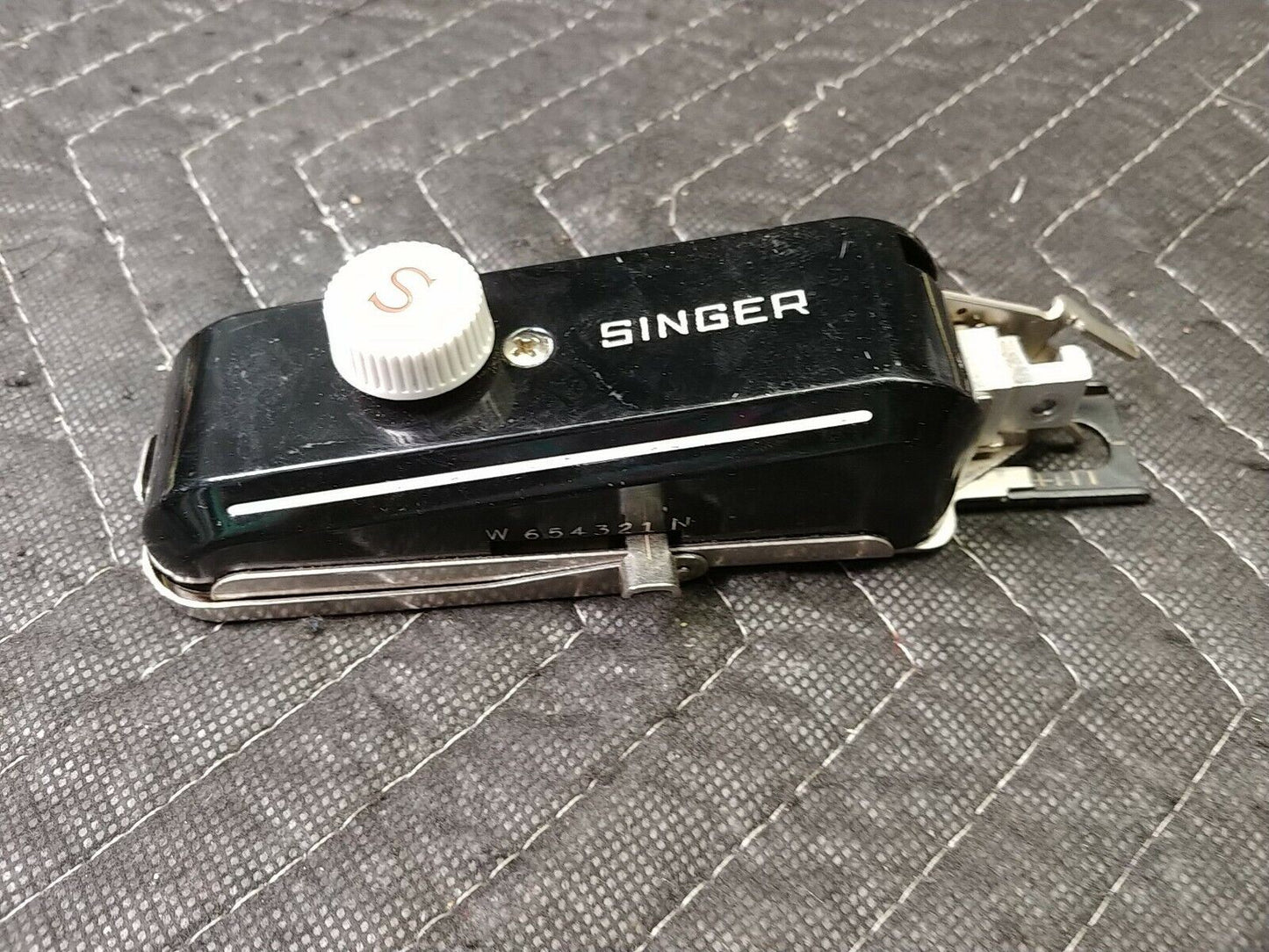 SINGER 160506 Buttonholer Templates AND Cover Plate Vintage 1948 W/Manual