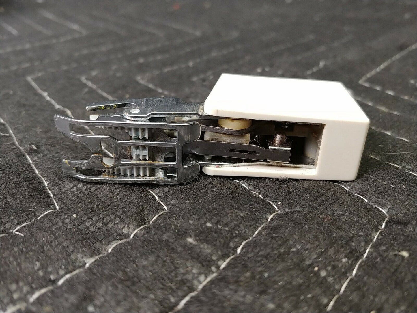 Vintage Singer C400 Smooth & Even Feed Sewing Machine Foot