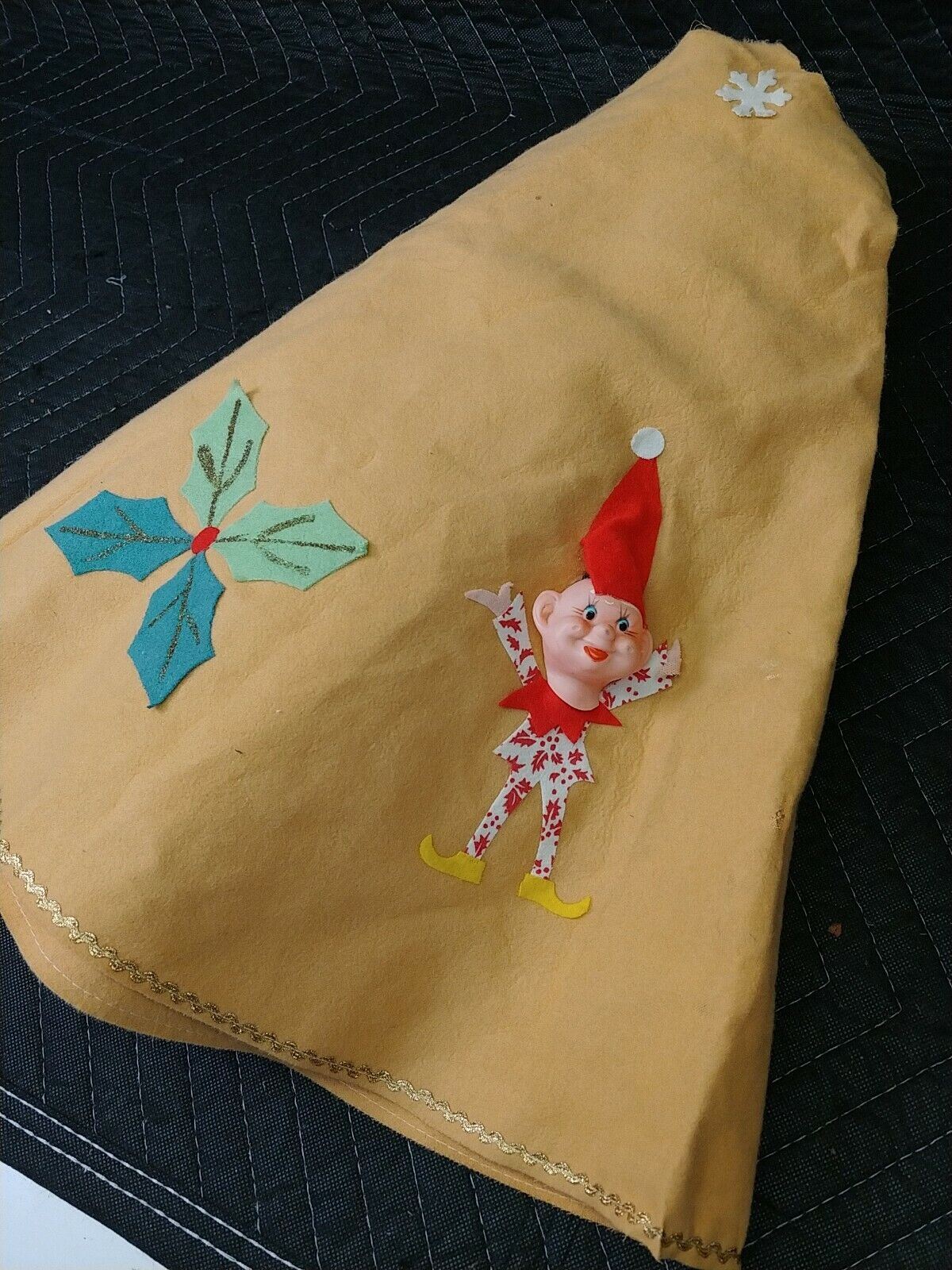 Vintage 3D Elves Christmas Tree Skirt - Made In Japan - Rare Color