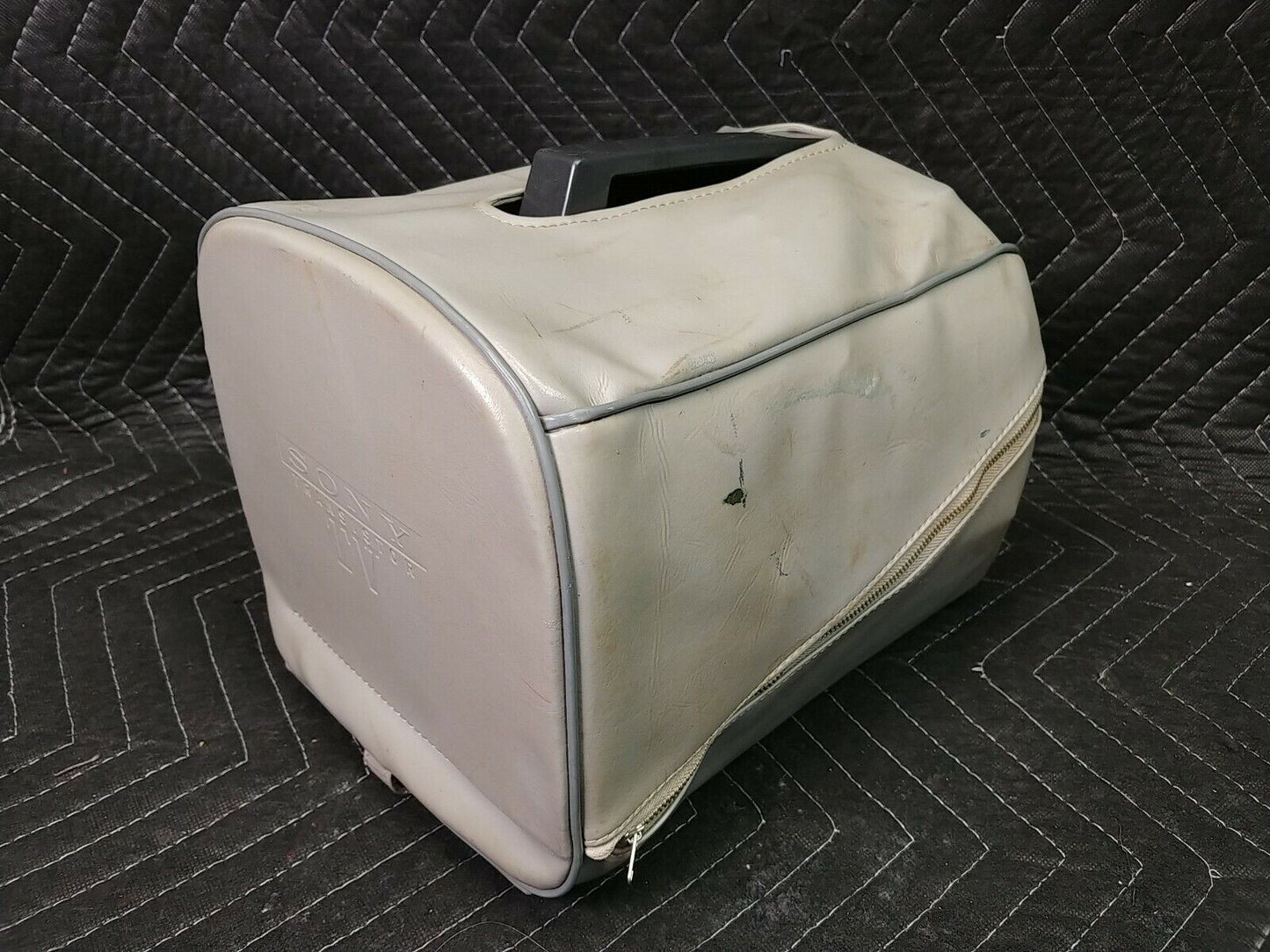 VERY RARE 1961 WORKING SONY 8-301W Transistor TV - With Case