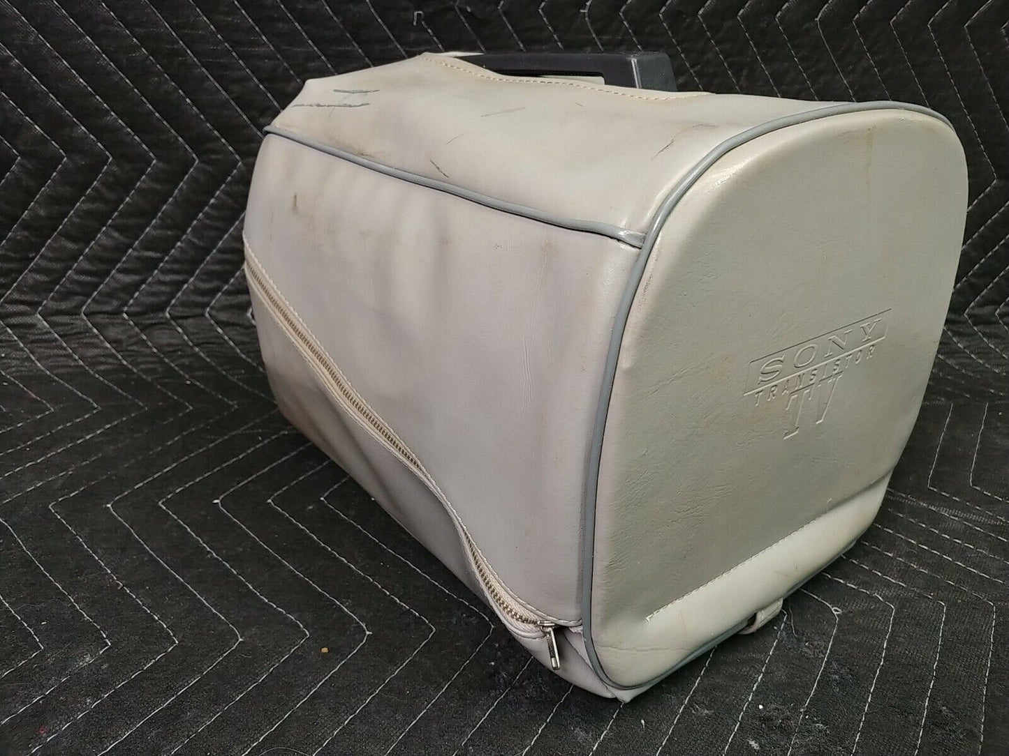 VERY RARE 1961 WORKING SONY 8-301W Transistor TV - With Case