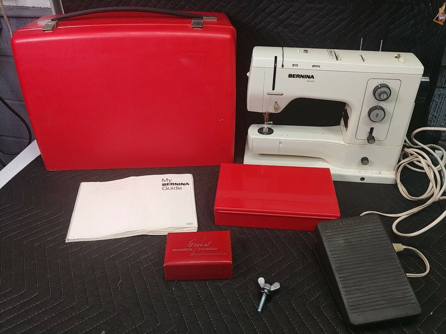 Bernina 830 Record Sewing Machine - Serviced