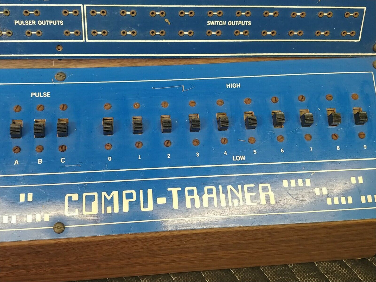 VINTAGE NATIONAL TECHNICAL SCHOOLS CIRCUIT COMPU-TRAINER