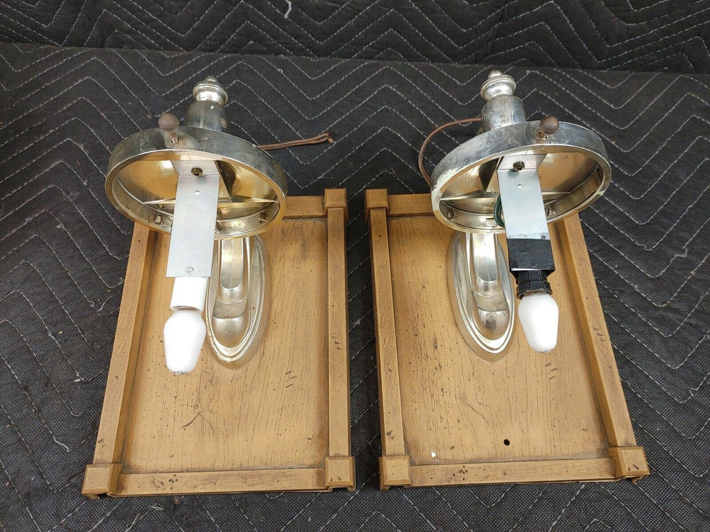 Vintage Hamm's Beer Globe Lighted Sign Wall Sconce Pair rare bar mancave lamps