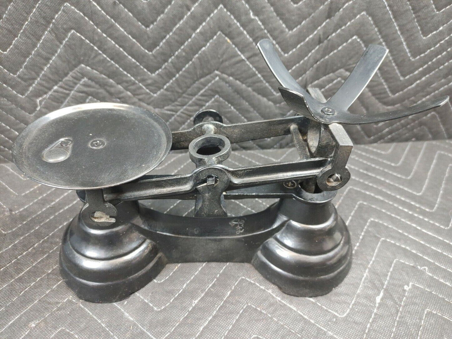 Vintage LIBRASCO Cast Iron & Brass Apothecary Scale w/7 Brass Weights