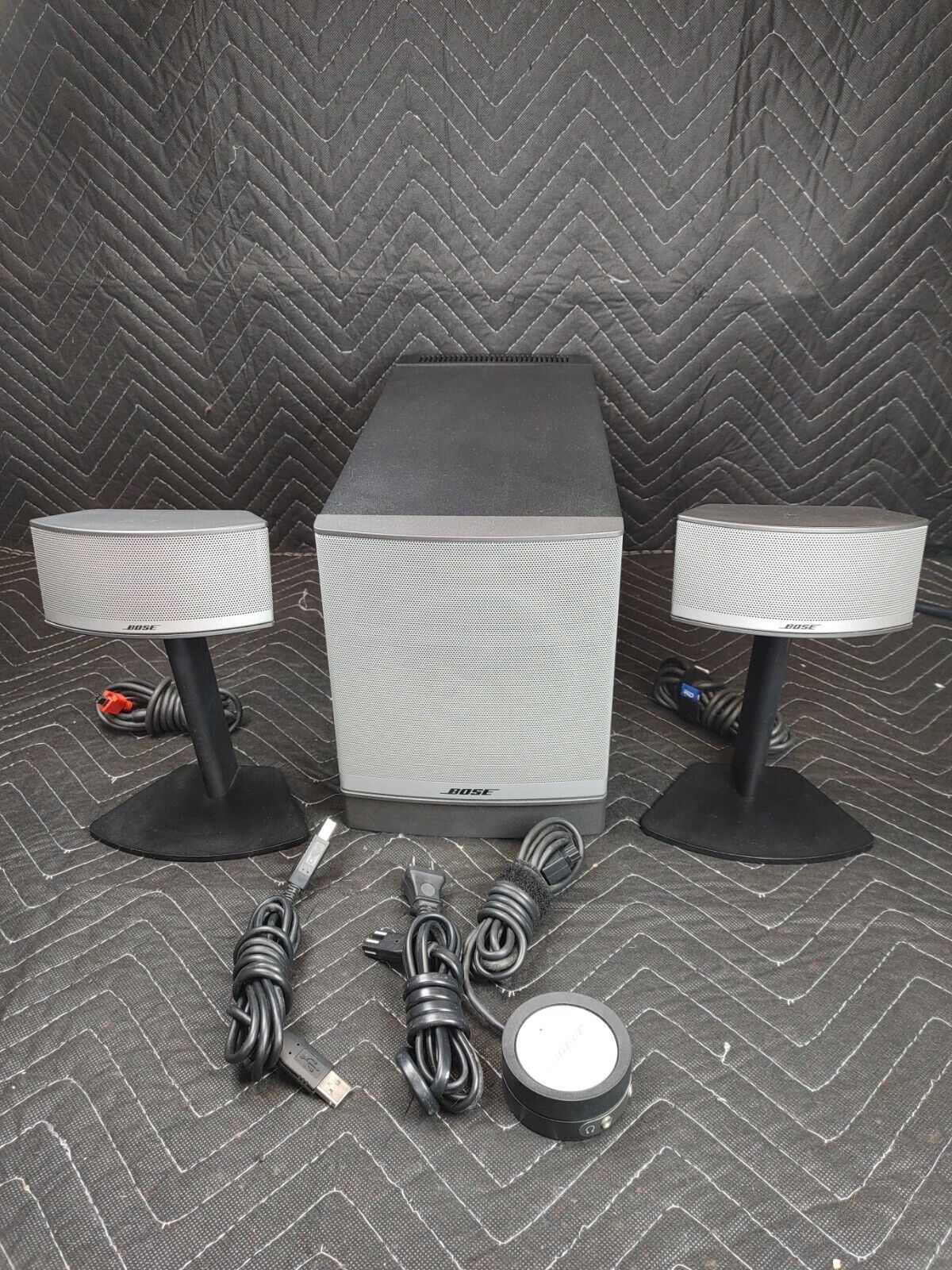 Bose Companion 5 Multimedia Speakers System- Subwoofer and Left Right ineedths Bose Companion 5 Multimedia Speakers System- Subwoofer and Left Right ineedths